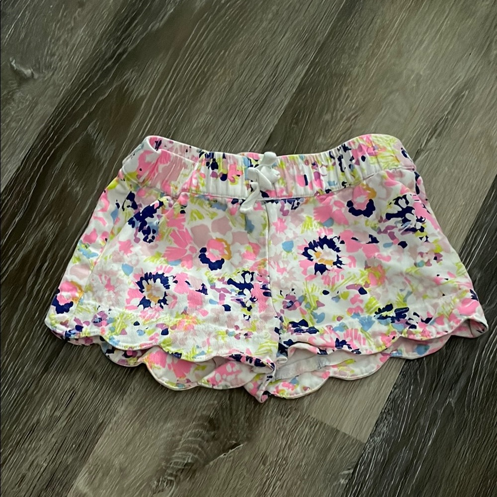 Floral Scalloped Hem Shorts